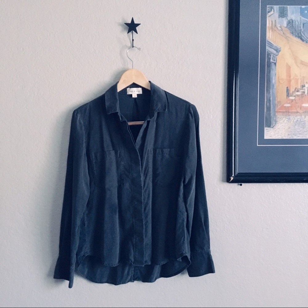Cloth & Stone Long sleeve button up  charcoal gray